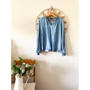 Who What Wear Light Denim Chambray Flowy Blouse Ruffles Romantic (M)